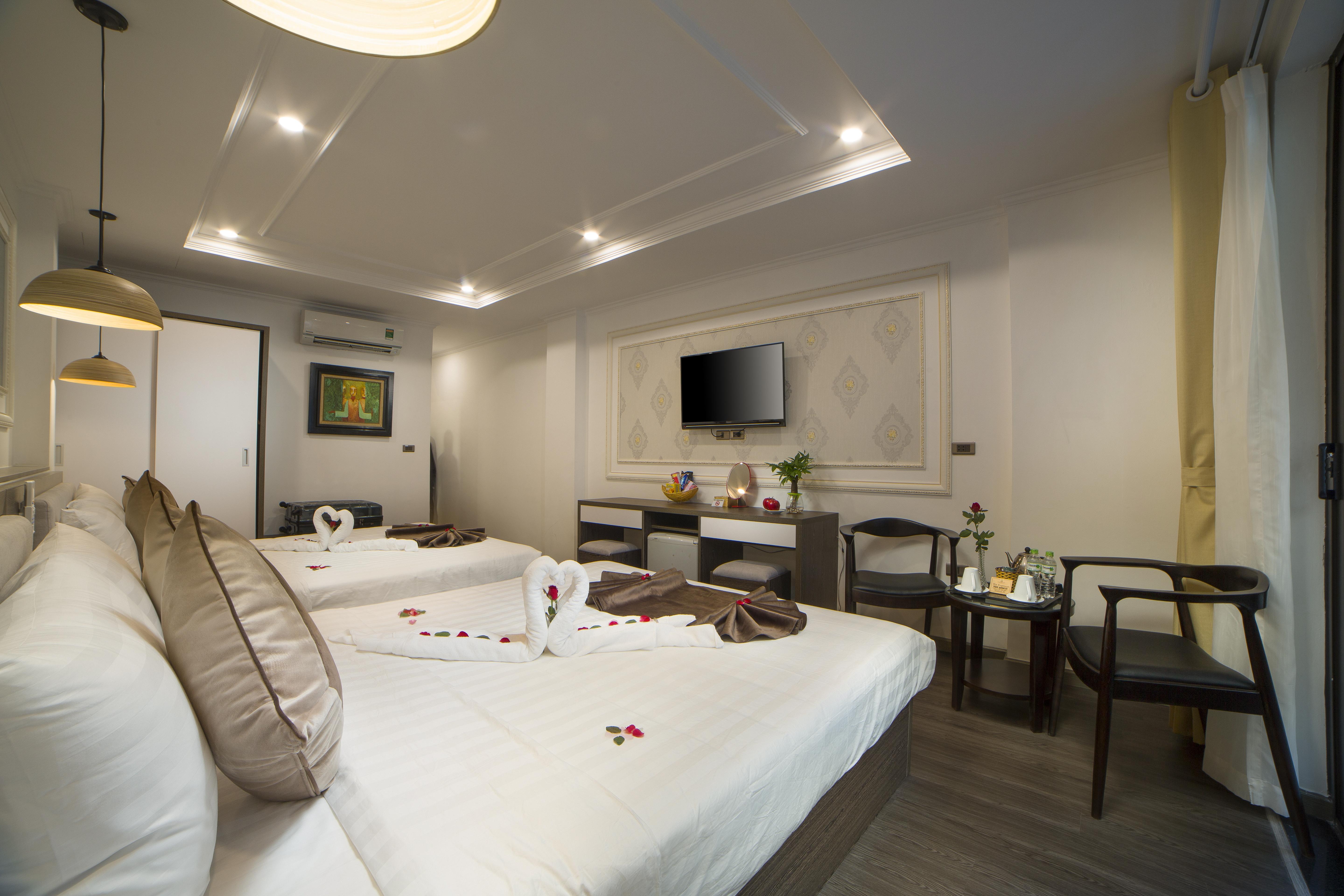 Galliot Central Hotel Hanoi Bagian luar foto