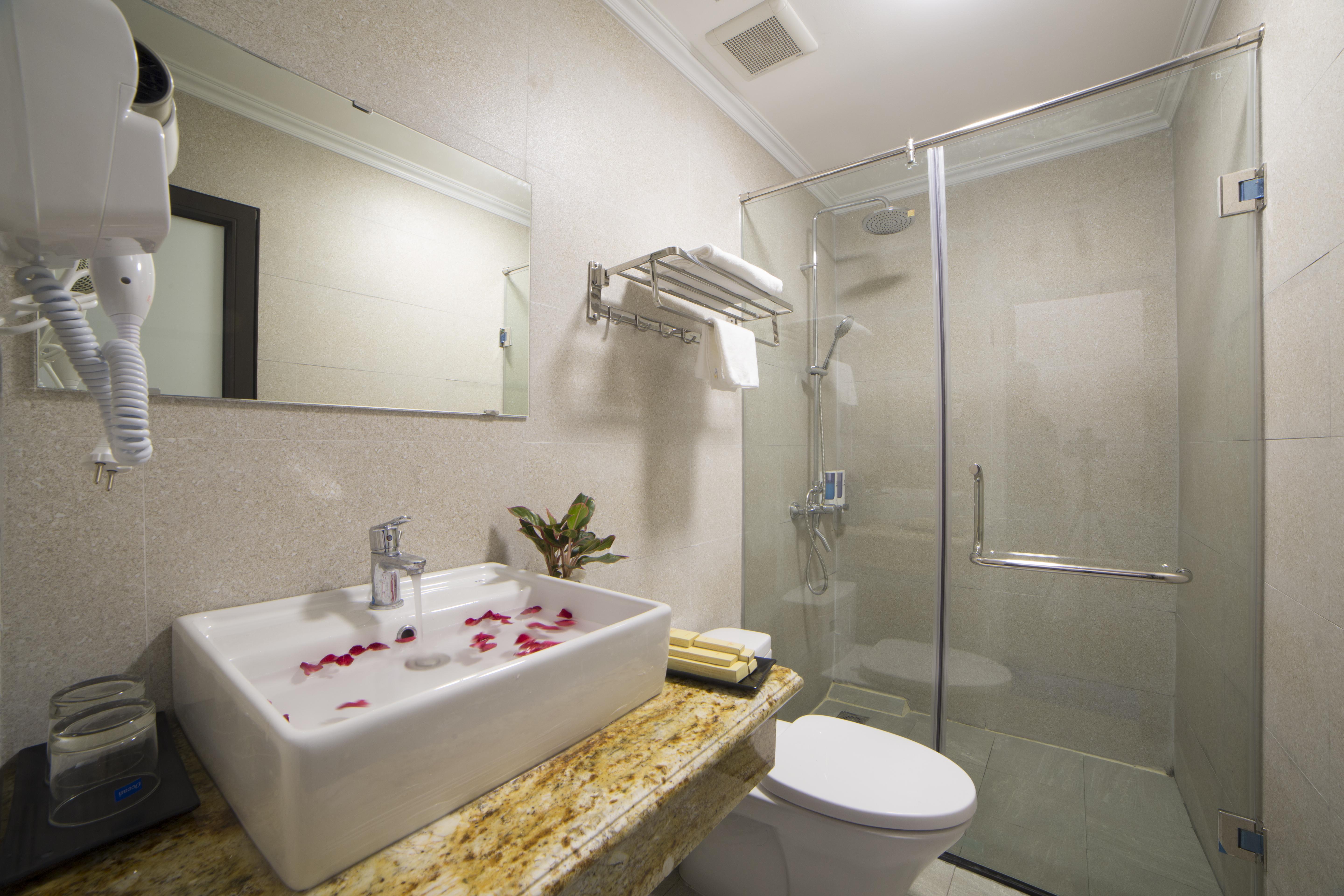 Galliot Central Hotel Hanoi Bagian luar foto